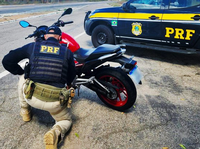 PRF na Paraíba recupera motocicleta roubada em Brasília e detém condutor