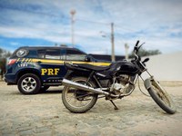 PRF recupera motocicleta com registro de roubo em Cajazeiras-PB