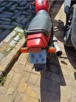 Motocicleta com sinais de adulteração é apreendida pela PRF em Monteiro; condutor era menor de idade