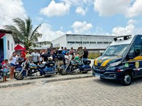 PRF participa de ação solidária do Dia das Crianças em João Pessoa