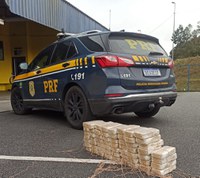 PRF apreende novo carregamento de pasta base na RMC