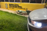 PRF em Guarapuava apreende maconha e haxixe em carro roubado