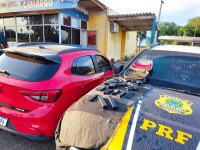 PRF intercepta pequeno arsenal num carro roubado em Alto Paraíso (PR)