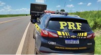 PRF no Paraná apreende carreta carregada de contrabando