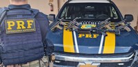 PRF prende  três pessoas transportando fuzil e pistolas no Paraná