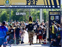 PRF realiza corrida em comemoração aos 80 anos da instituição em solo paranaense