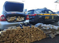 PRF apreende menor com quase meia tonelada de maconha e 3 pistolas no Paraná