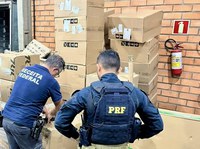PRF e Receita Federal apreendem mais de 2 toneladas de celulares no Paraná; Assista