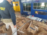 PRF apreende 270 mil maços de cigarros contrabandeados