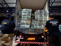 PRF apreende mais de duas toneladas de maconha no Paraná