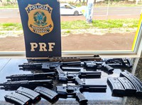 PRF prende homem com carabinas, espingarda e cocaína no Paraná