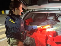 PRF recupera veículo furtado sendo utilizado pelo tráfico de drogas na região de fronteira do Paraná