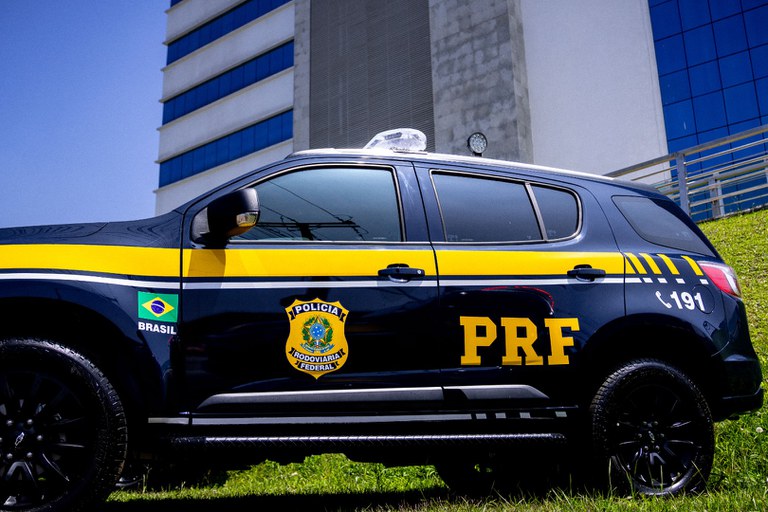 https://www.gov.br/prf/pt-br/noticias/estaduais/parana/2024/novembro/prf-parana-recebe-19-novas-viaturas-operacionais-com-apoio-de-emendas-parlamentares/fil01839.jpg/%40%40images/a9716674-d12f-4b3a-bdc8-21ed0e086e20.jpeg