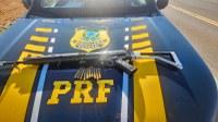 Em atendimento a acidente, PRF encontra arma de guerra em Guarapuava (PR)