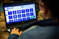 PRF alerta para golpes em pagamentos de taxas veiculares com sites clonados e mensagens falsas