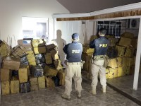 PRF apreende mais de 4 toneladas de maconha em Campina Grande do Sul (PR)