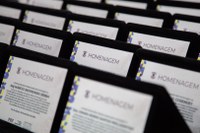 PRF e SINPRF-PR homenageiam policiais por tempo de serviço