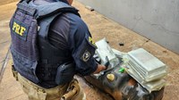 PRF apreende cocaína, haxixe e celulares contrabandeados em ações na fronteira do Brasil