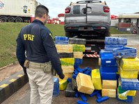 PRF apreende 1 tonelada de maconha em Tuneiras do Oeste (PR)