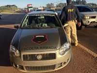 PRF apreende eletrônicos irregulares em veículos de escolta armada