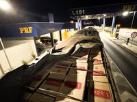 PRF apreende mais de 1,1 milhão de maços de cigarros contrabandeados em um único dia no Paraná
