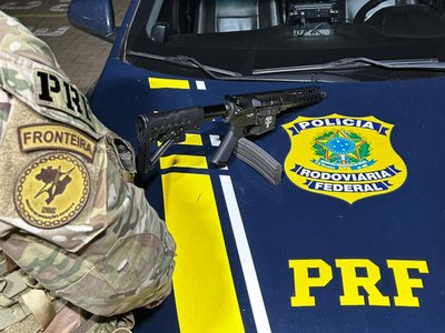 PRF apreende fuzil na região de fronteira do Paraná