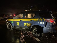 PRF prende motorista bêbado após colisão com viatura em Maringá (PR)