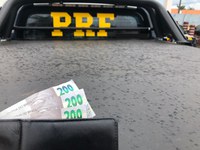 Motorista oferece R$ 200 para não ser multado e é preso pela PRF no Paraná