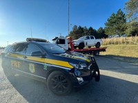 Após perseguição, PRF recupera caminhonete roubada no Paraná; assista