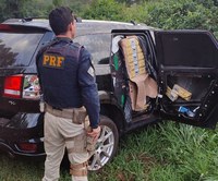 PRF apreende 25 mil maços de cigarros em carro roubado no Paraná