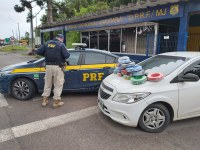 PRF prende duas mulheres que furtavam fios elétricos no Paraná