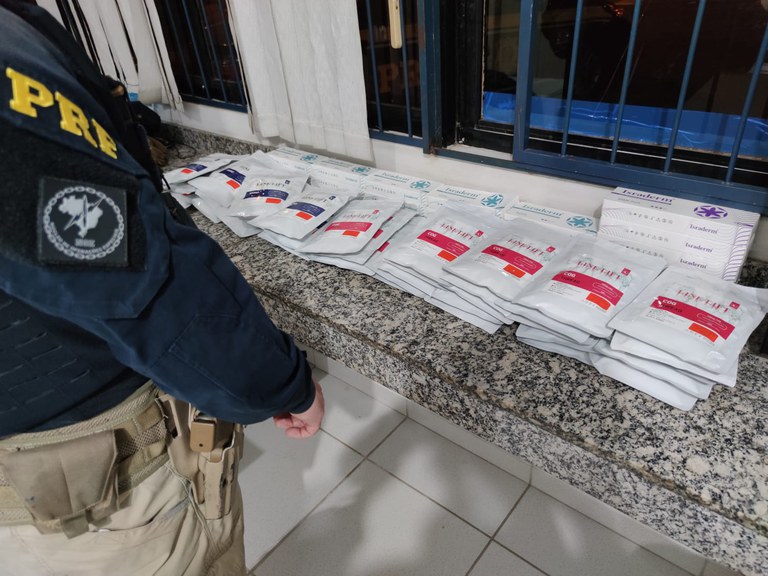 PRF prende homem com medicamentos e produtos de estética ilegais no Paraná