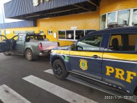 PRF apreende caminhonete abarrotada de cigarros na região de Maringá (PR)