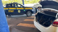 Após fuga, PRF apreende em Guaíra (PR) mais de 400 quilos de Maconha em carro roubado