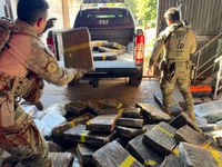 PRF apreende 2 toneladas de maconha em falsa fábrica de móveis