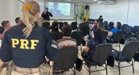 PRF realiza Cinema Rodoviário nas rodovias federais do Paraná