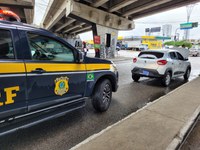 PRF recupera em Caruaru veículo roubado em Olinda/PE