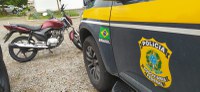 PRF detém foragido da justiça com moto roubada e documento falso em Caruaru