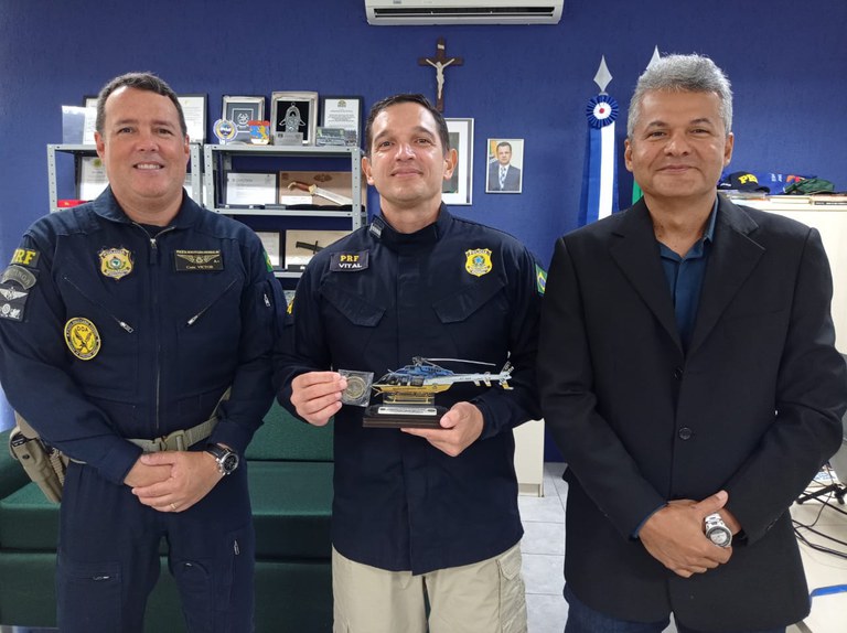 Superintendente da PRF recebe visita do Núcleo de Operações Aéreas em PE