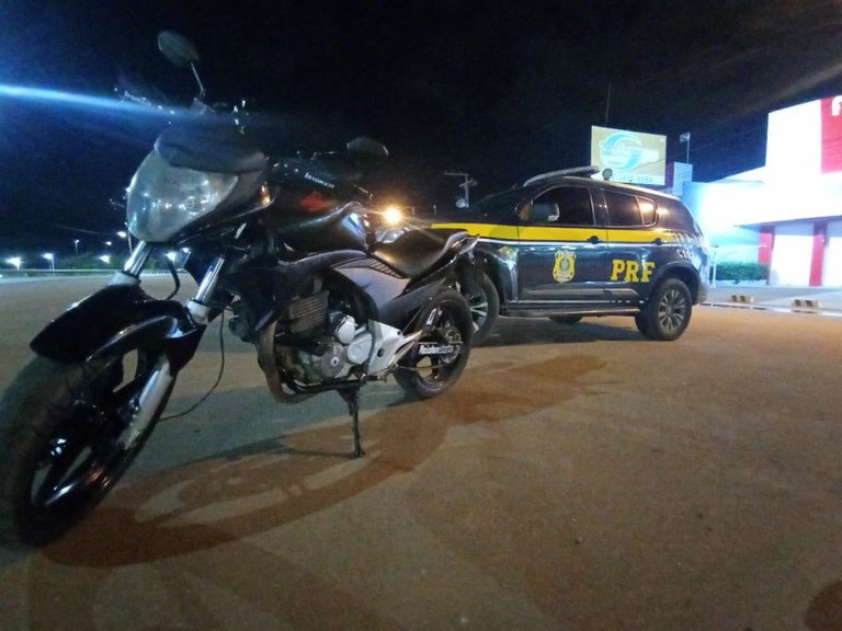 Após ter pane mecânica, condutora é detida com moto adulterada em Juazeiro