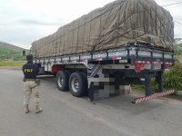 Carga de gesso sem nota fiscal é retida pela PRF em Serra Talhada