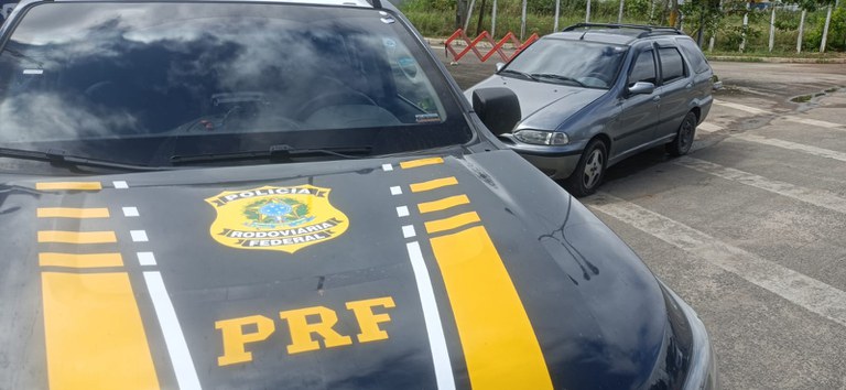 Carro furtado em Alagoas é recuperado pela PRF em Garanhuns
