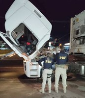 PRF detém homem com caminhão adulterado e CRLV falsificado em Salgueiro
