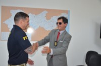 PRF recebe visita institucional do Gerente de Polícia Científica de PE