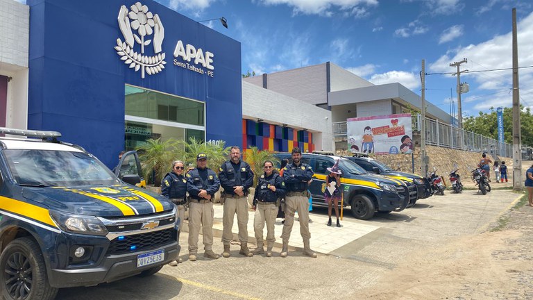 PRF e APAE se unem para realizar sonhos e fazer a festa para mais de 100 crianças e adolescentes