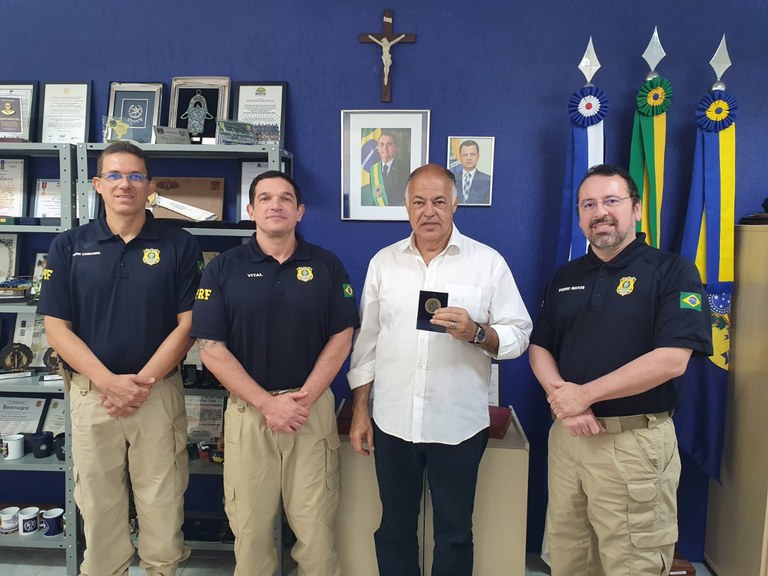 PRF em PE recebe visita institucional do deputado federal Pastor Eurico