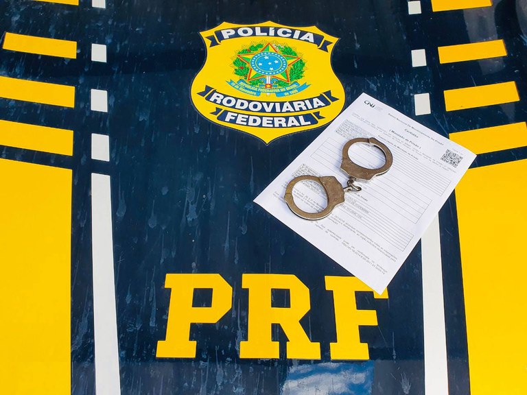 PRF prende procurado por estelionato e detém suspeito de roubo em Garanhuns