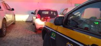 PRF recupera carro com registro de apropriação indébita e detém motorista em Caruaru