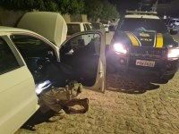 PRF recupera em Cabrobó carro roubado em Juazeiro, na Bahia