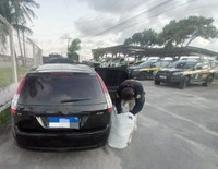 Procurado por latrocínio e  suspeita de receptação são detidos pela PRF no Recife